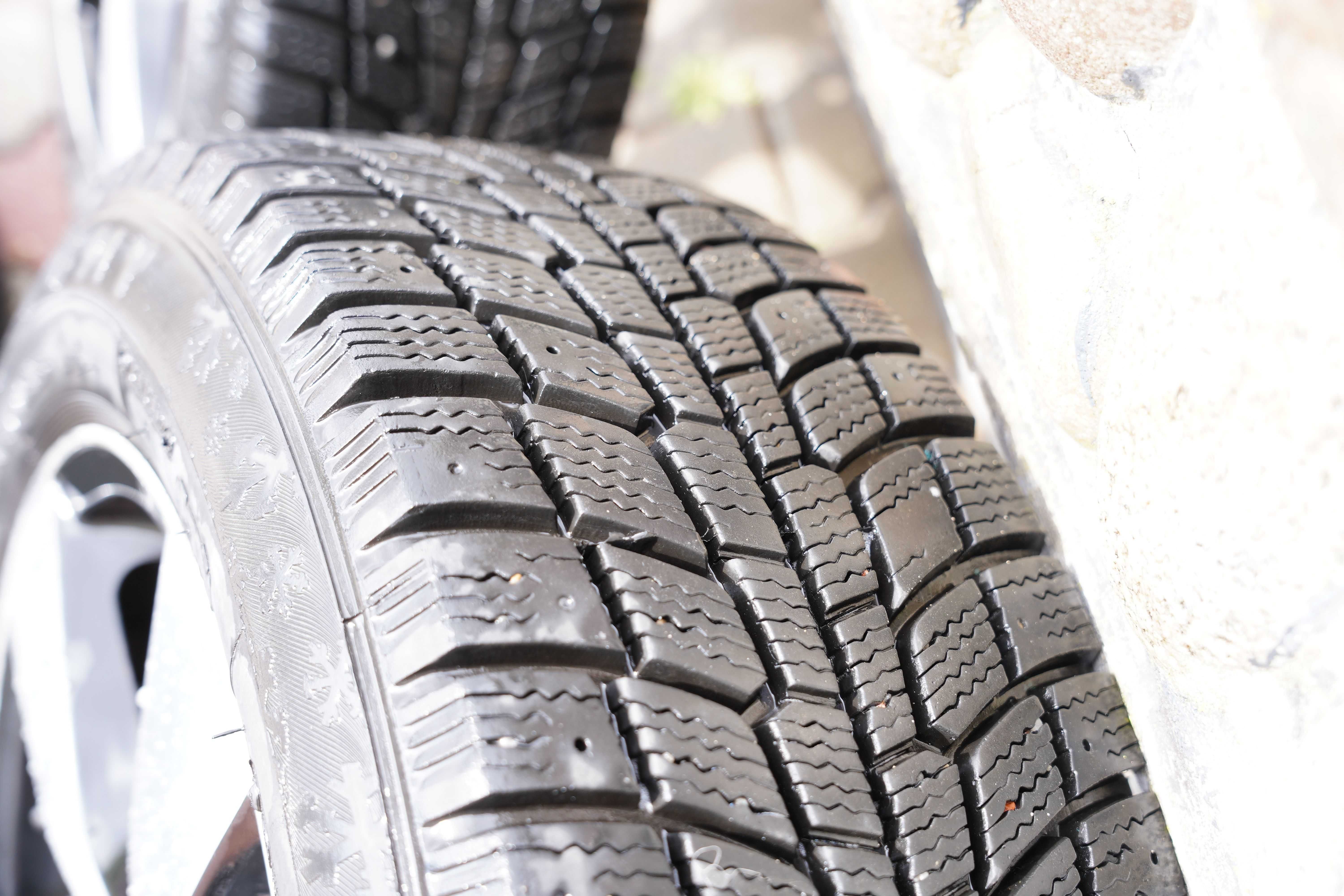 Alufelgi 16, 4x100 opony 205/55/R16 proste, wyważone, bardzo ładne