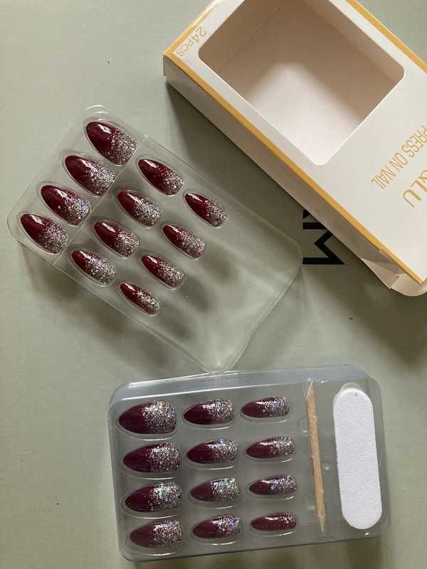 Fioletowe świecące tipsy sztuczne paznokcie press on nails