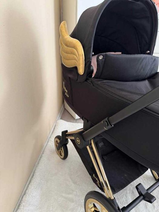 Cybex priam wings BY JEREMY SCOTT black