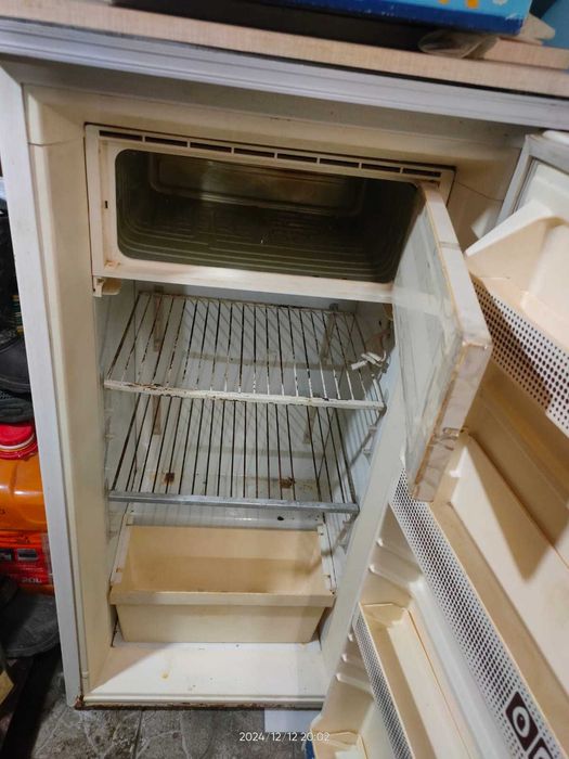 Продам холодильник днепр 2