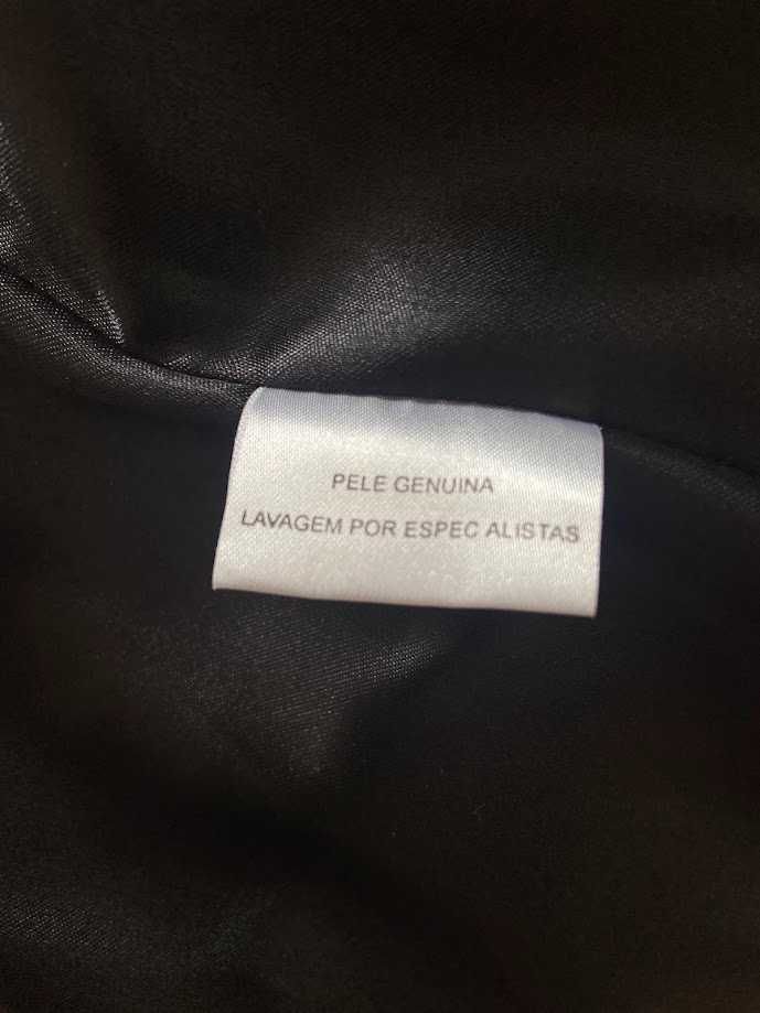 Sobretudo masculino, em pele genuína, tamanho 48. Como novo.