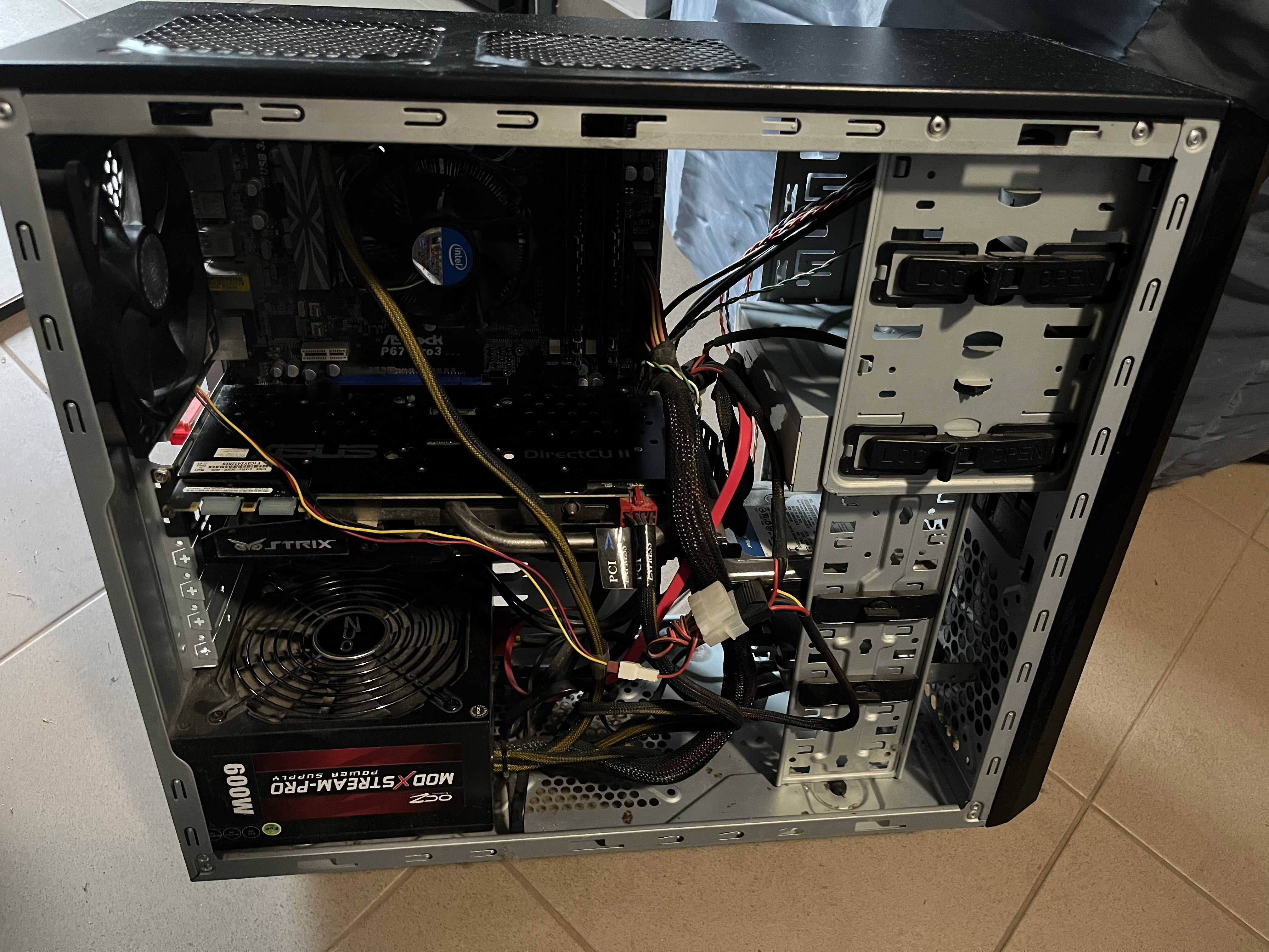 Komputer stacjonarny + monitor (intel i5, GeForce gtx 970)