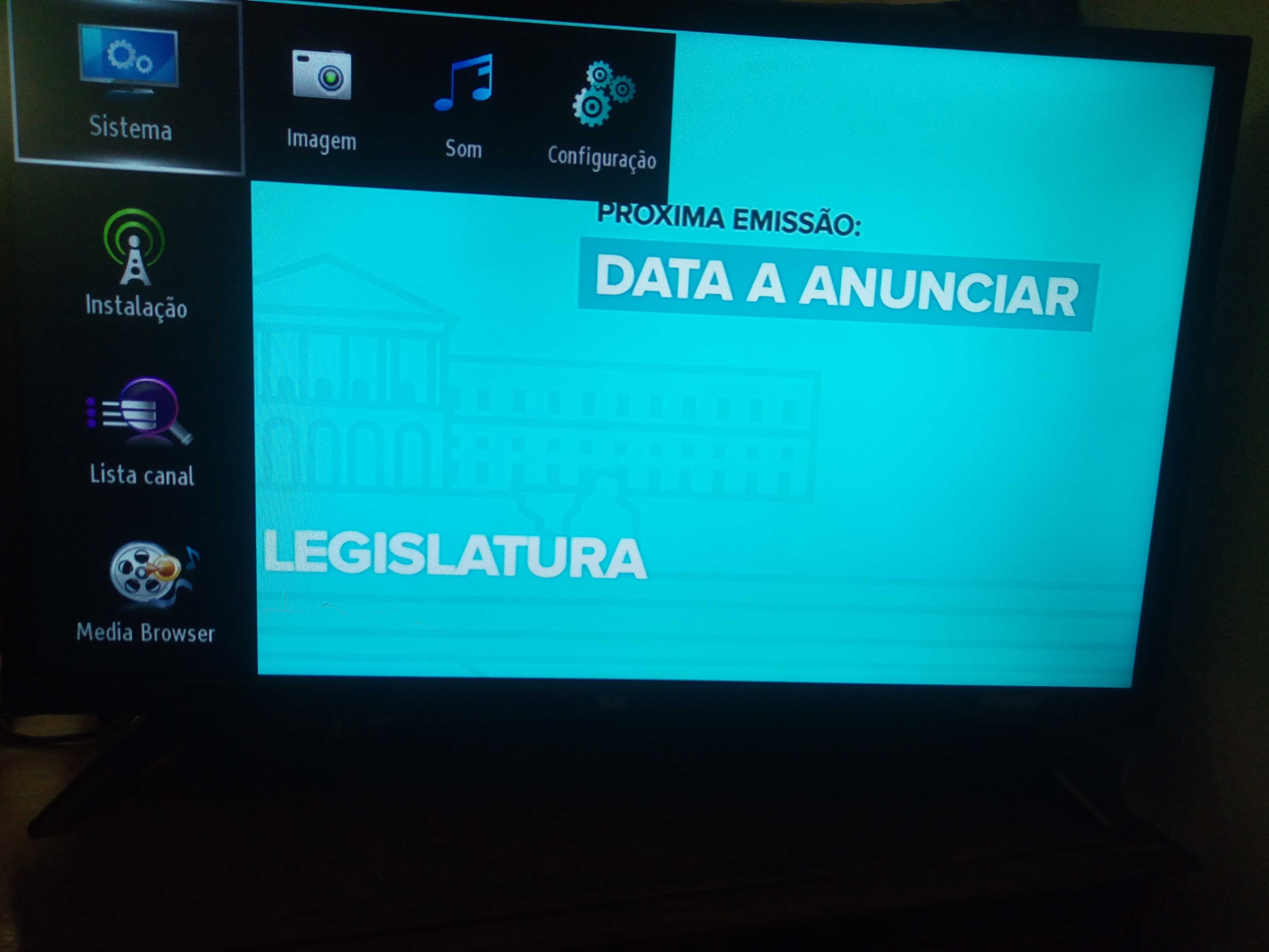 Tv em bom estado com comando