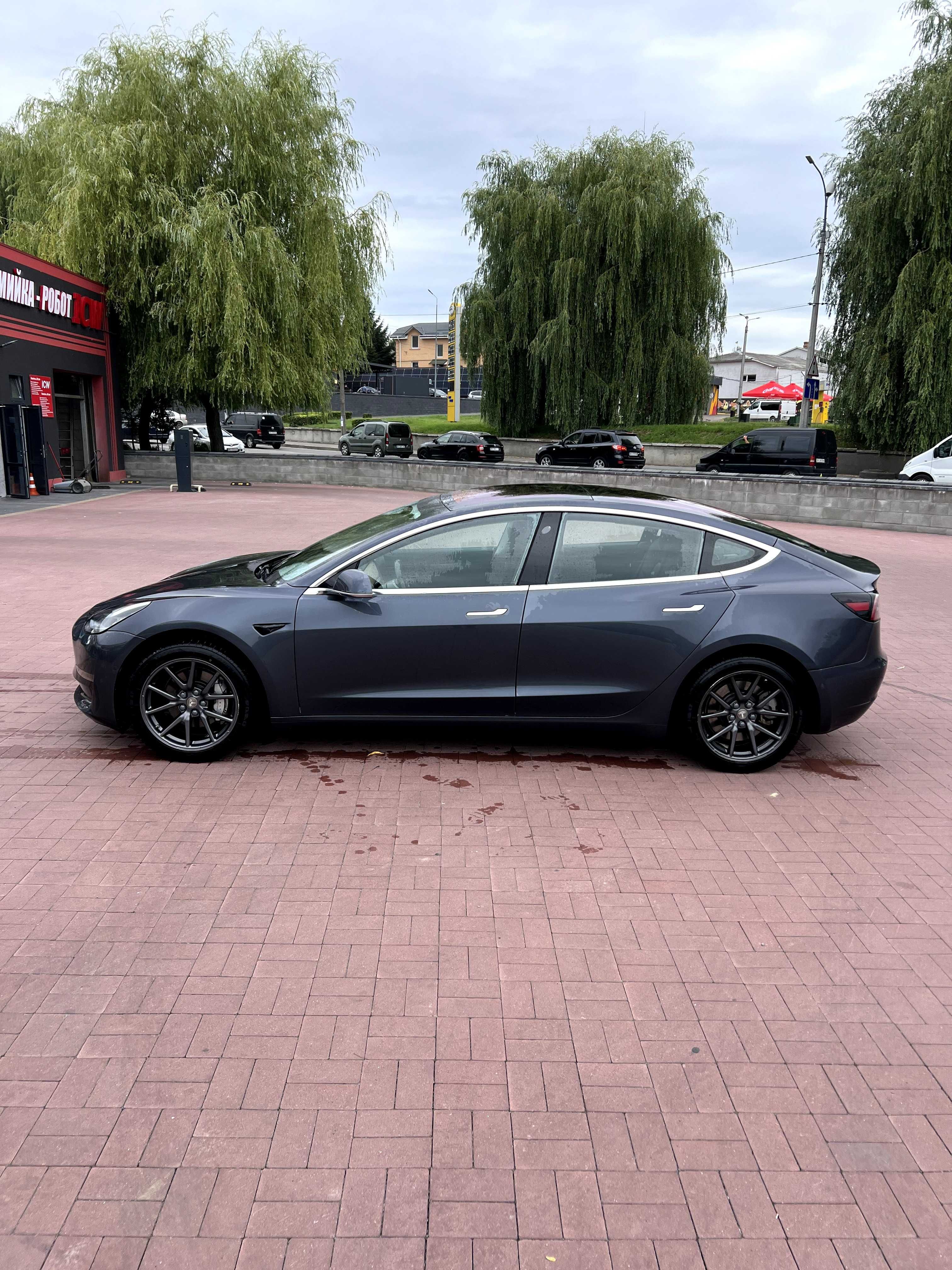 Tesla Model 3 | 500км | Електромобіль | Оренда або робота в таксі