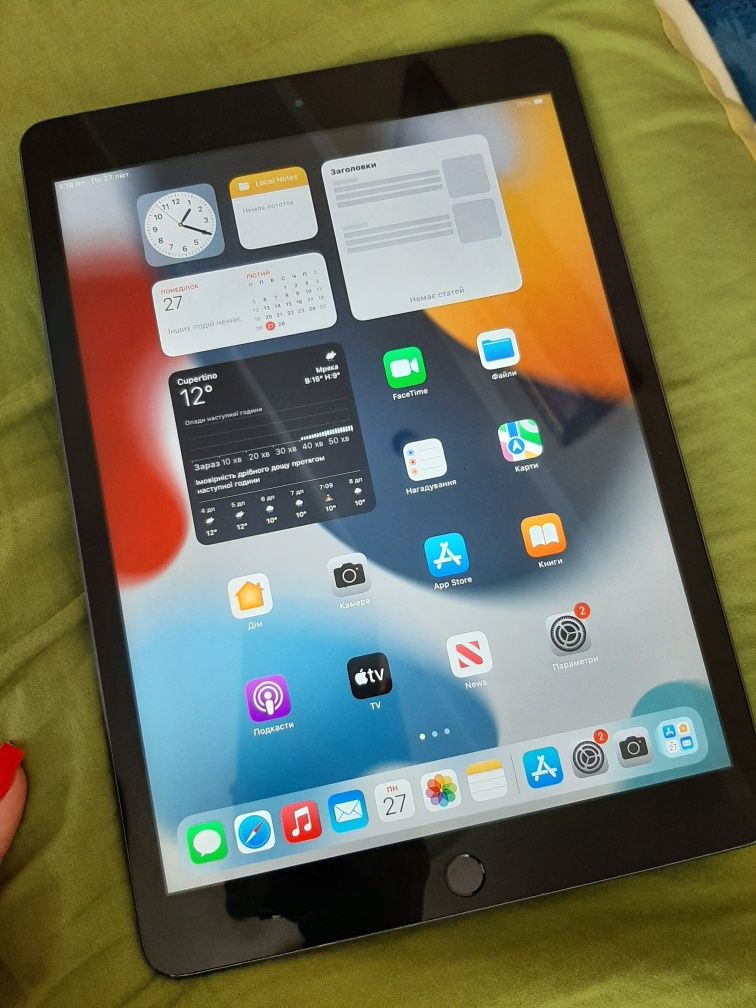 Продам Apple IPad 7