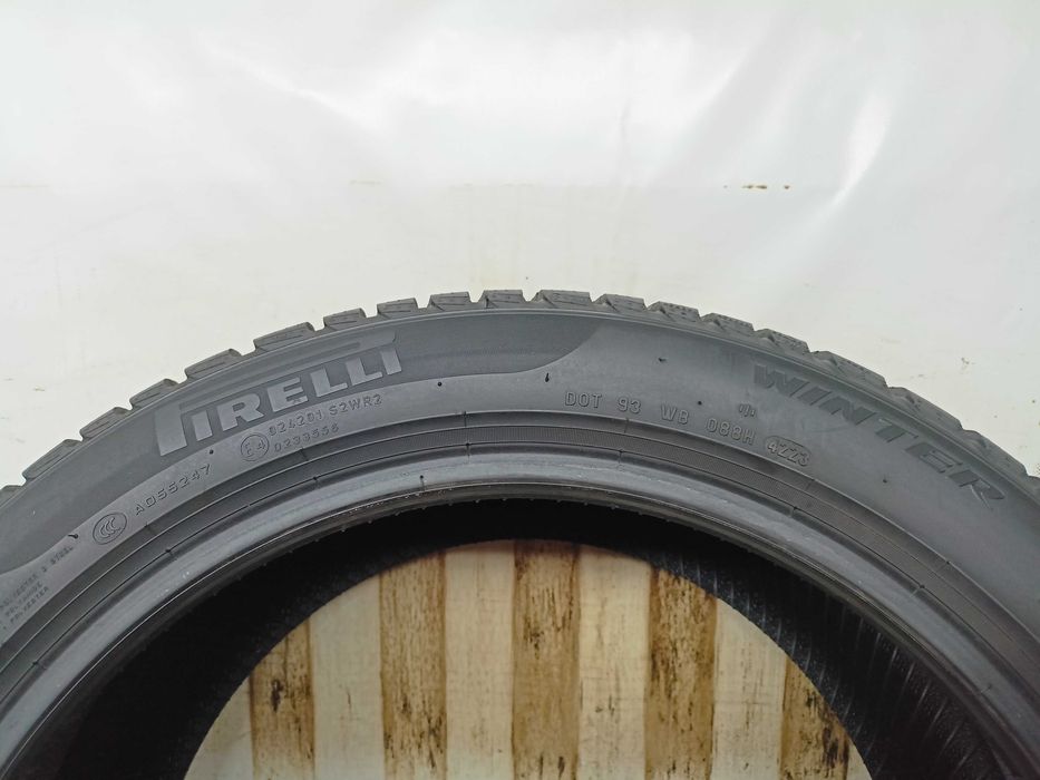 Pirelli SottoZero 3 235/45/18 23r. 98V 7,2mm (4675)