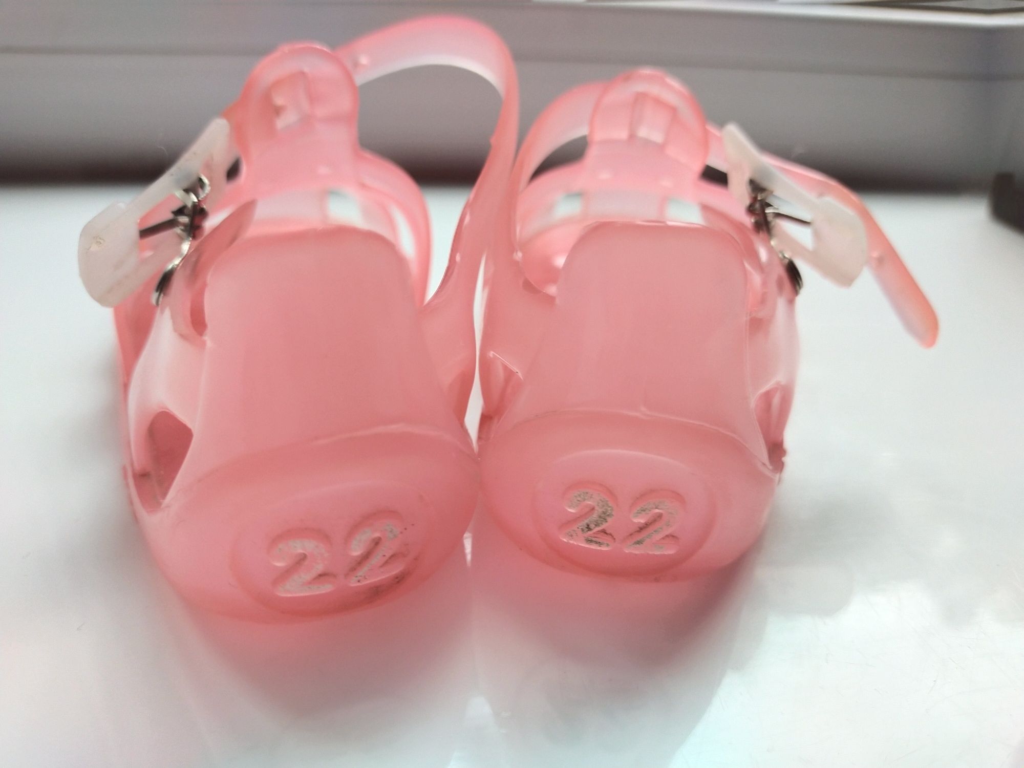 Резинові сандалі(босоніжки) Chicco для дівчинки розмір 22