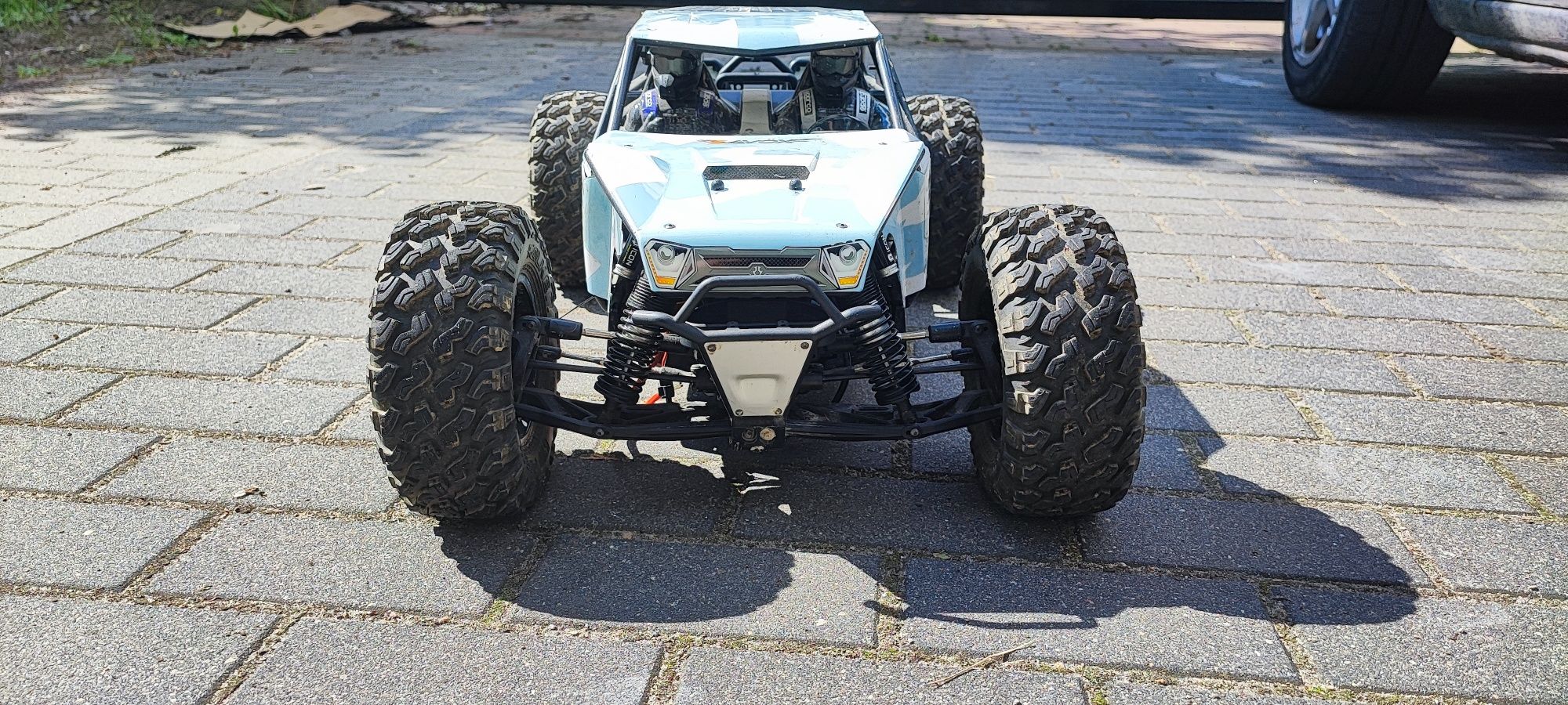 Axial yeti XL 1:8 monster buggy.