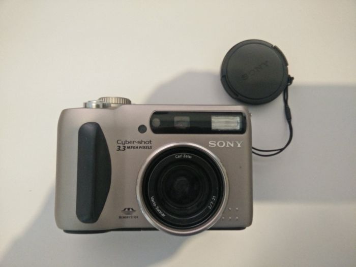 Camara Fotográfica SONY DSC-S75 - colecção