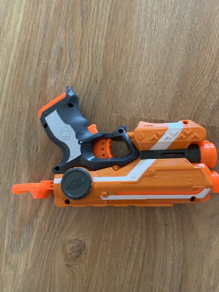 Nerf firestrike Elite з лазером