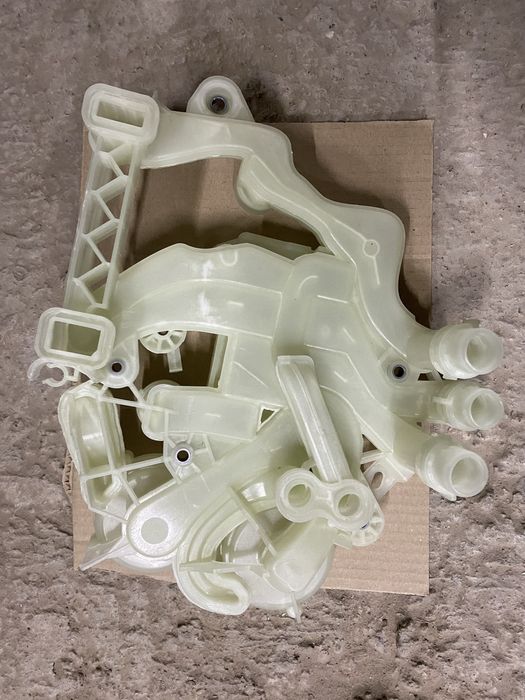 расширительный бачок Tesla Model Y Model 3