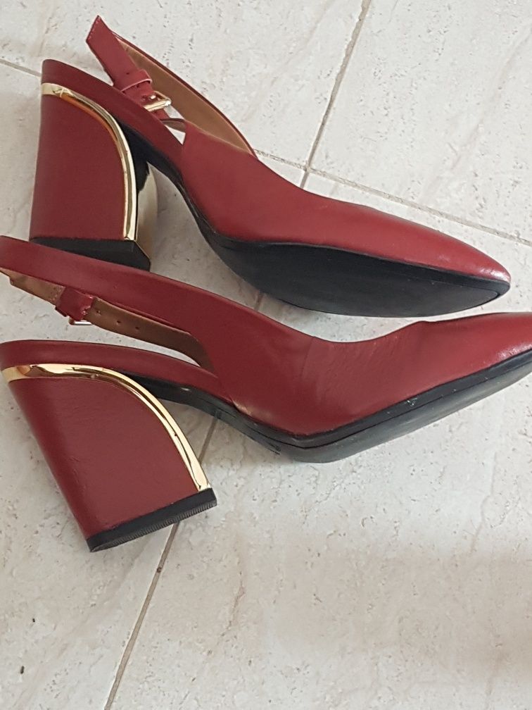 Sapatos bordeaux Zilian