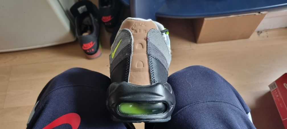 Nike air max 95 zrobione z kawałków materiału