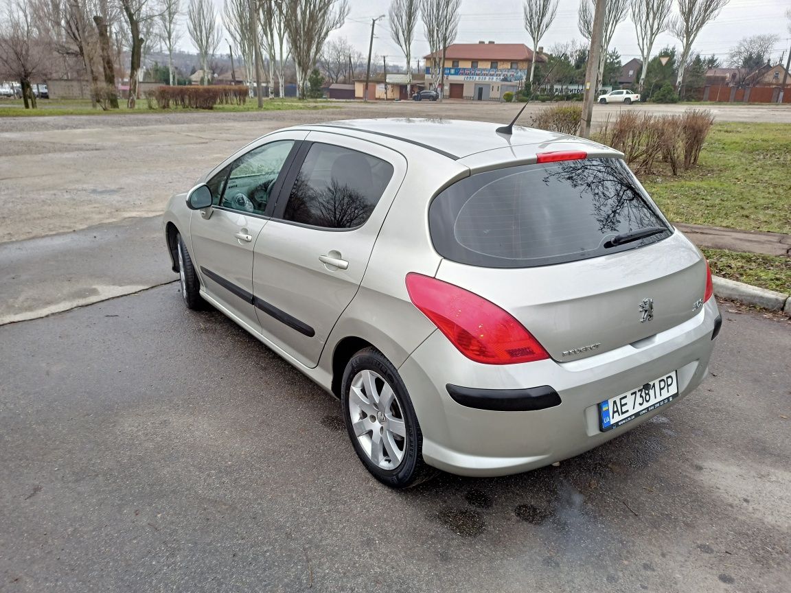 Peugeot 308 1.6 AT автомат