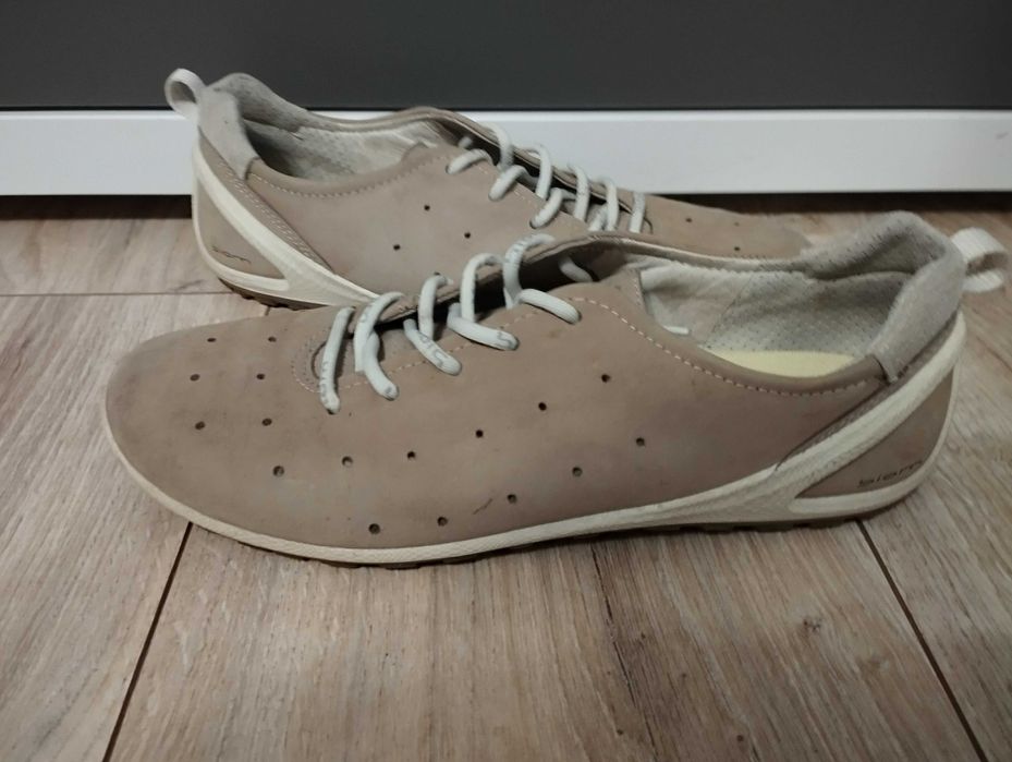 Ecco Biom Lite size 36