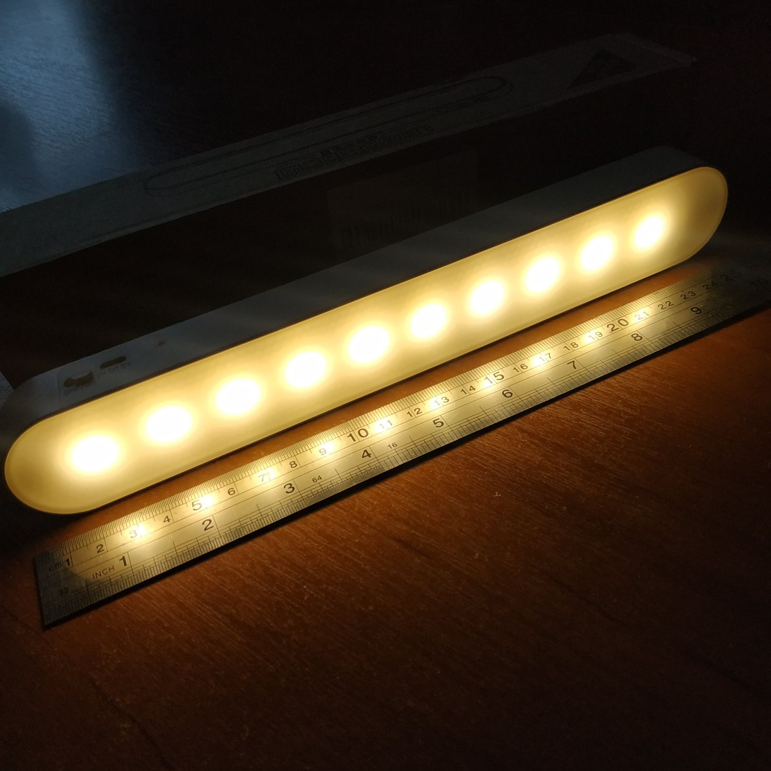 LED лампа аккумуляторная на магнитах 26 см