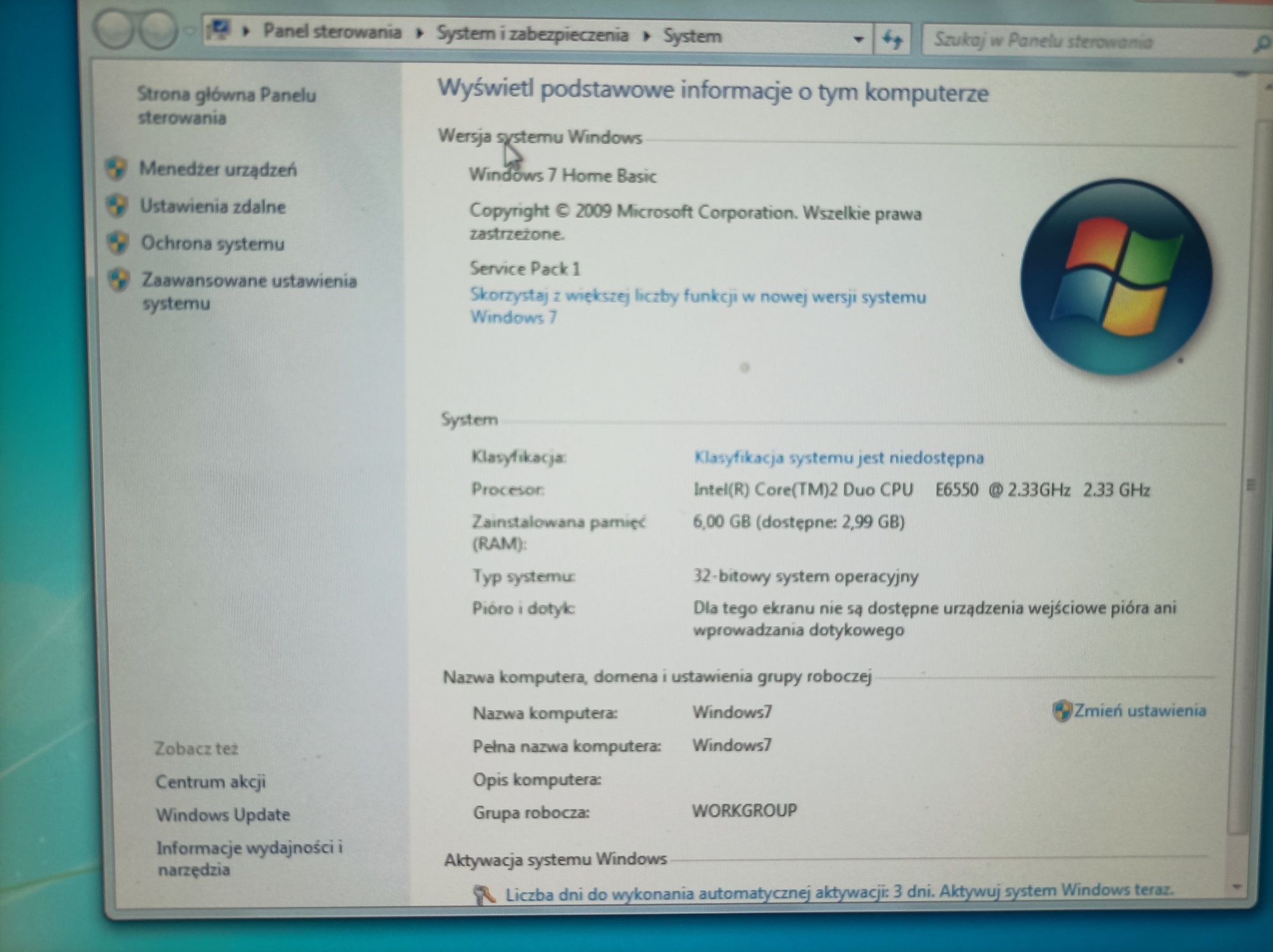 Komputer z monitorem