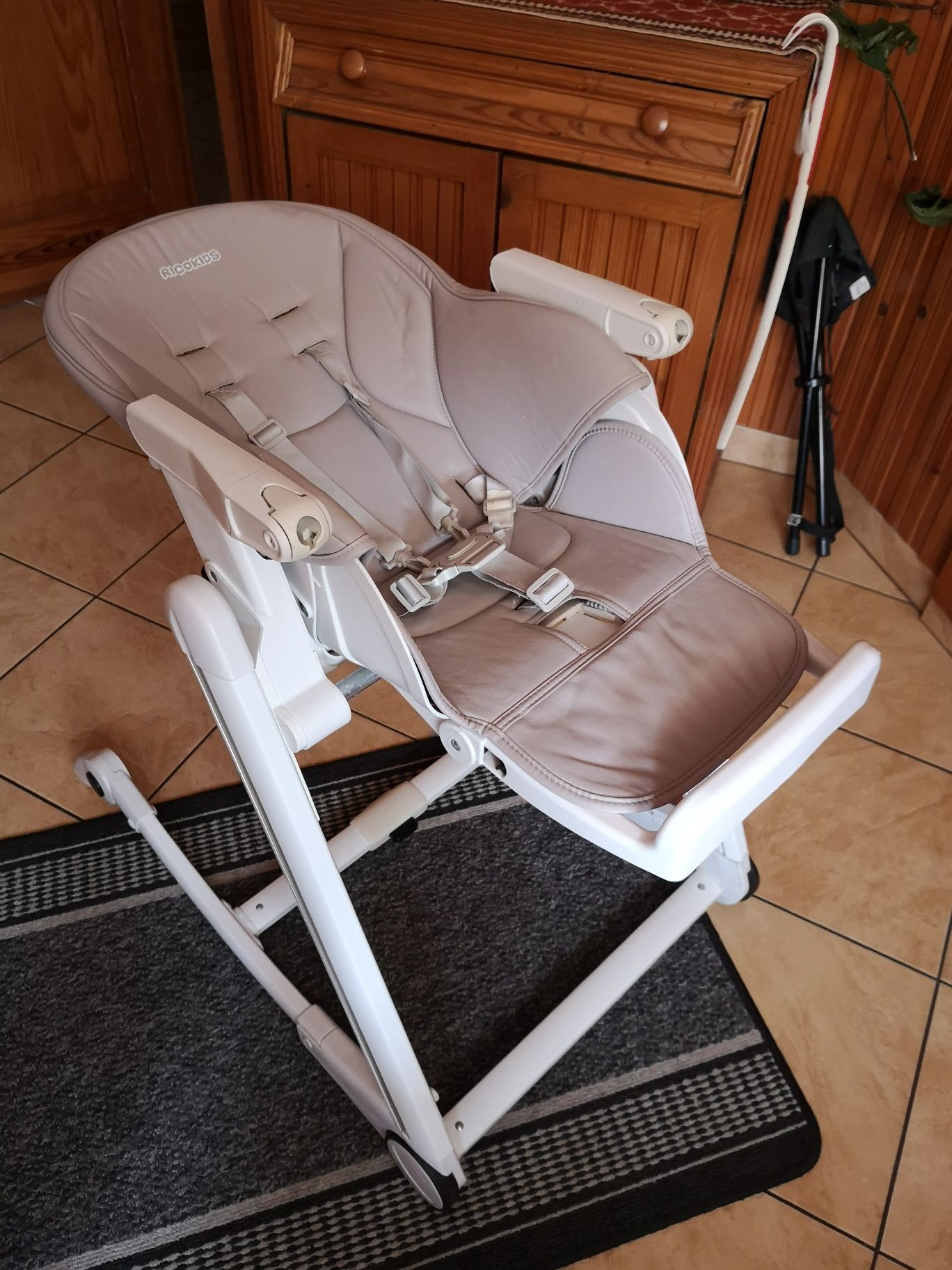 Ricokids Krzesełko do karmienia ze stolikiem