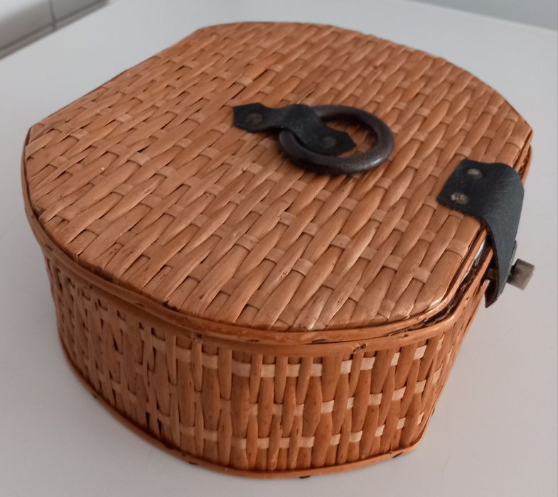 CAIXA BONITA.Guarda jóias,Casa,Bâtons,Vernizes,Quarto,Sala,Colecção.