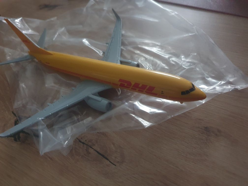 Model Boeing B737 DHL 21 cm