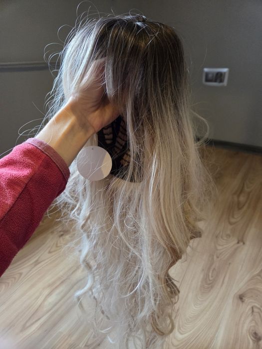 Włosy syntetyczne efekt ombre blond