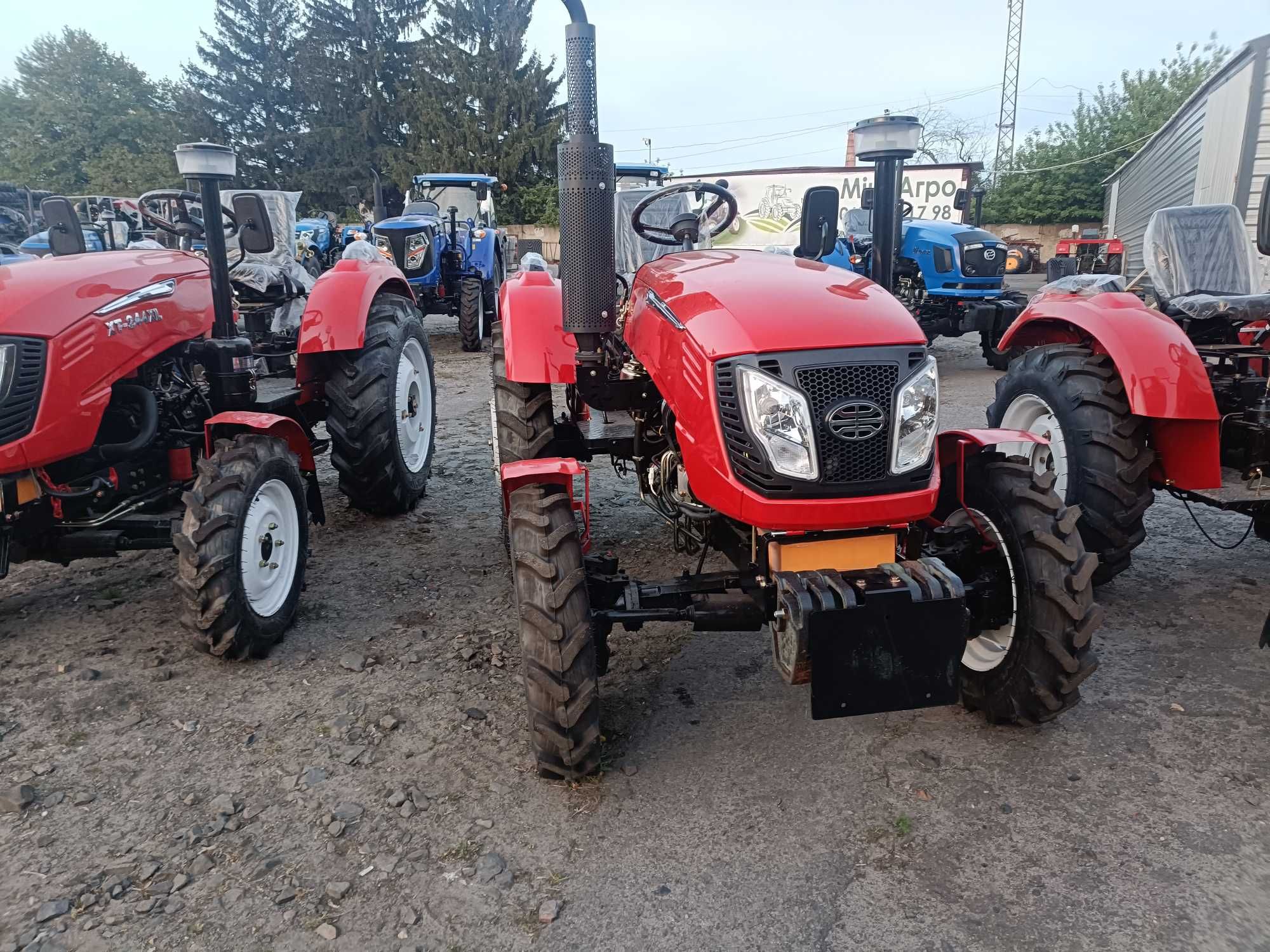 Мінітрактор Сінтай Xingtai XT-244L рівна підлога, бокова КПП4+1 2025