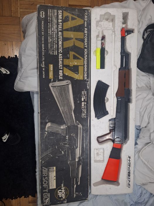 Vendo AK-47 Tokyo Marui airsoft