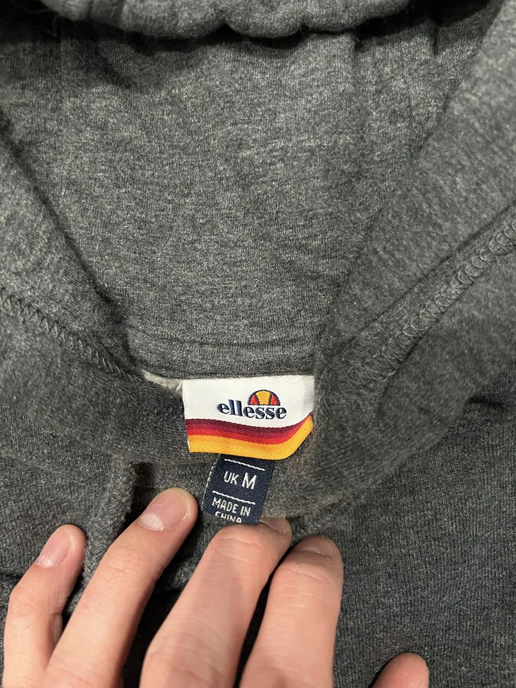 Худи ellesse.     .