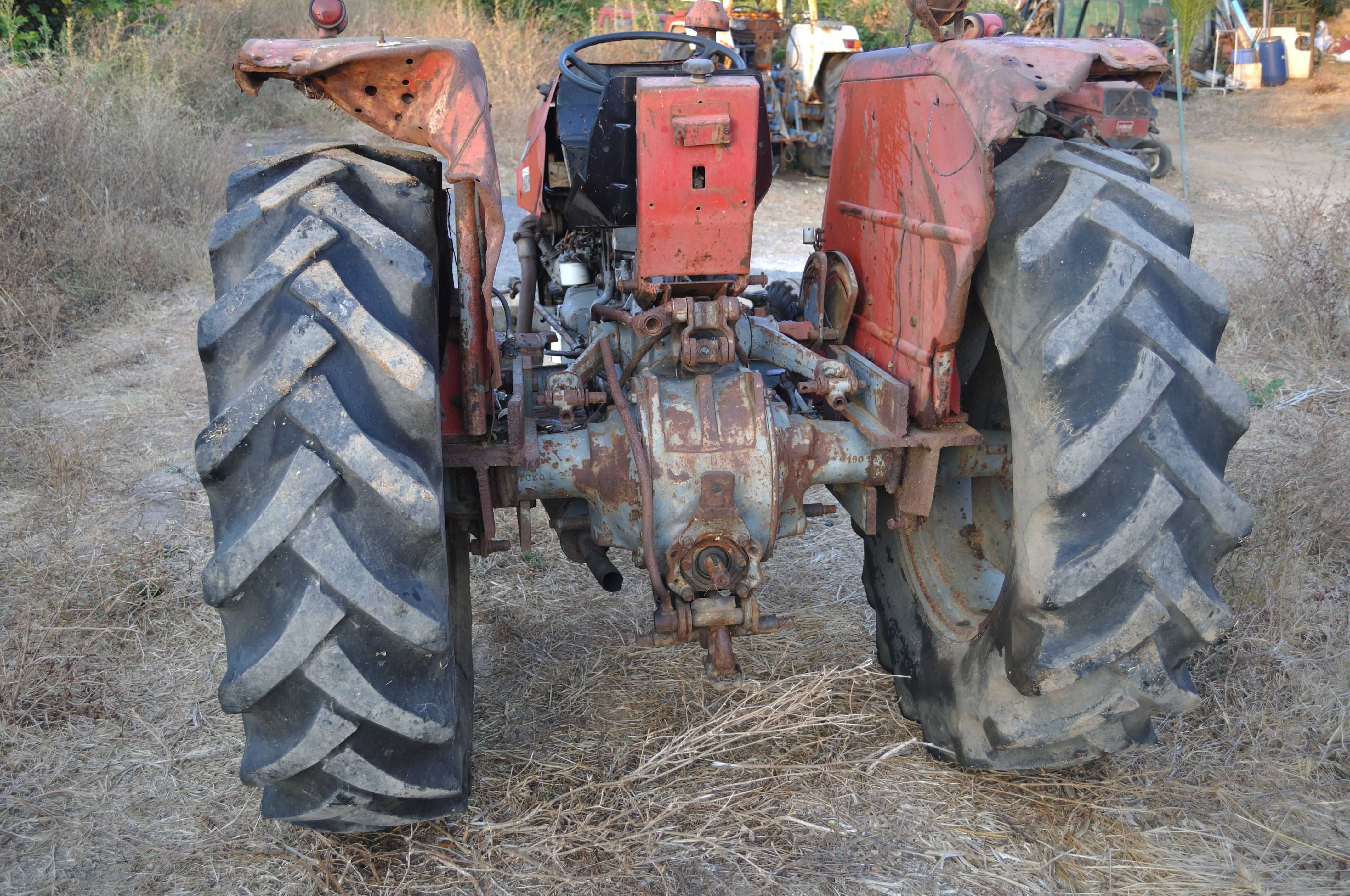 TRACTOR massey Ferguson 245
