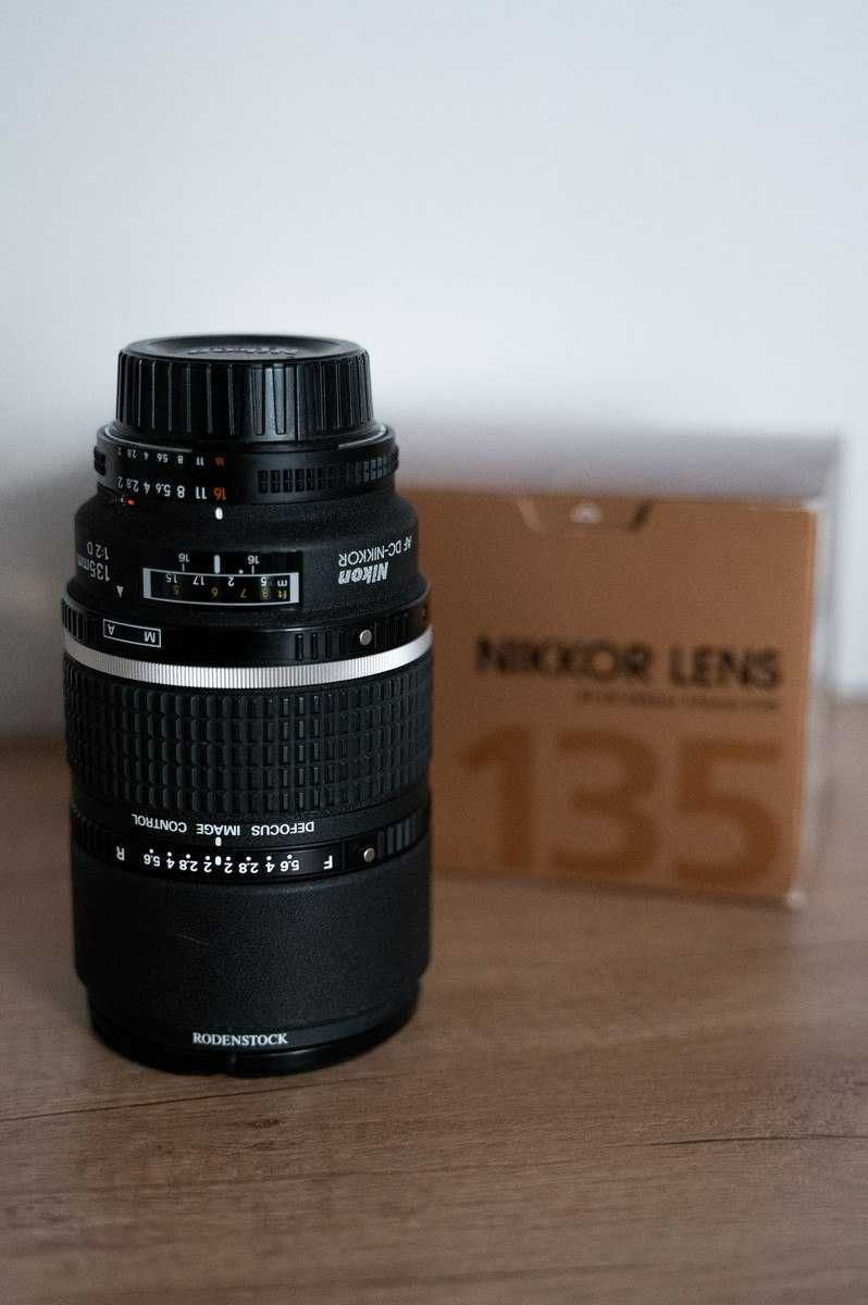 Об'єктив Nikon AF DC NIKKOR 135mm f2D із захисною лінзою (є коробка)