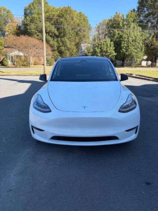 Tesla Model Y Long Range      2020