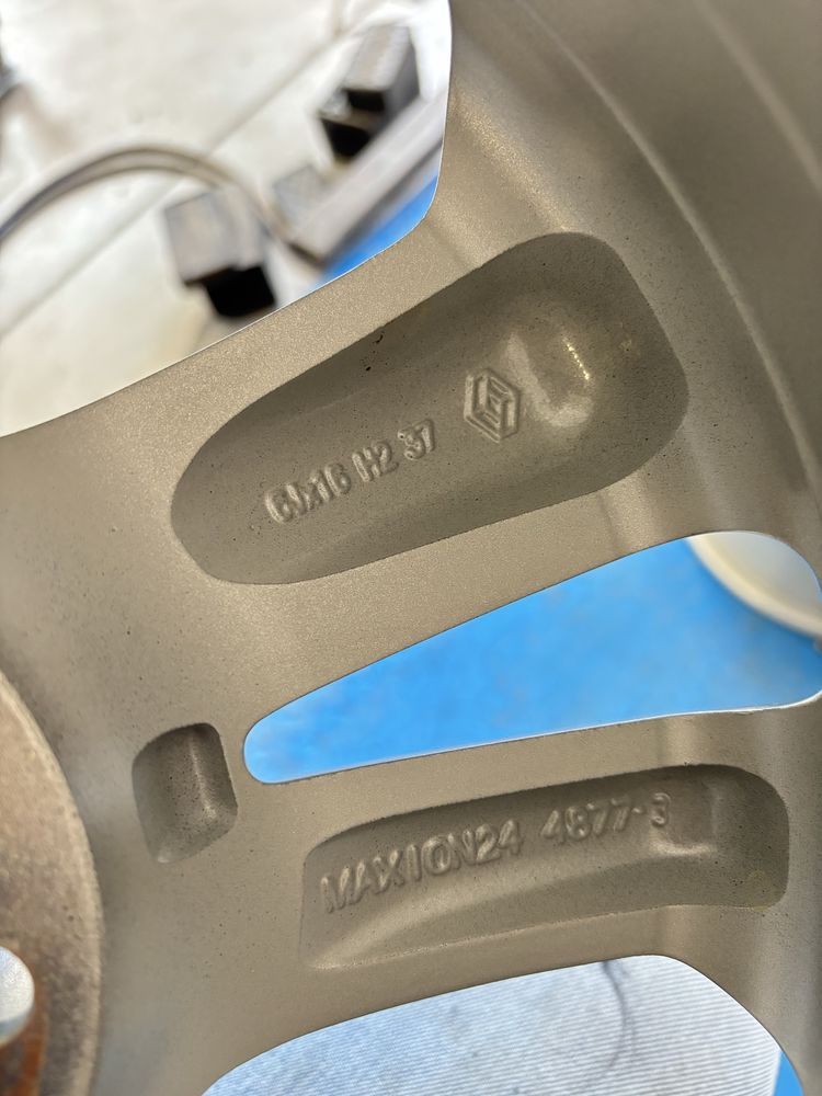 4x100 16 NOWE felgi Renault Clio V od 2019 roku Oryginał