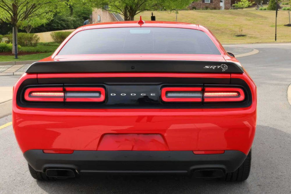 Dodge Challenger SRT Hellcat      2017