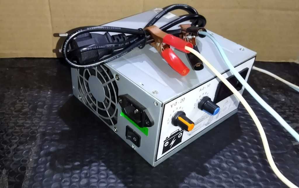 Зарядное устройство\ універсальний блок живлення 0-20V, 0-10A