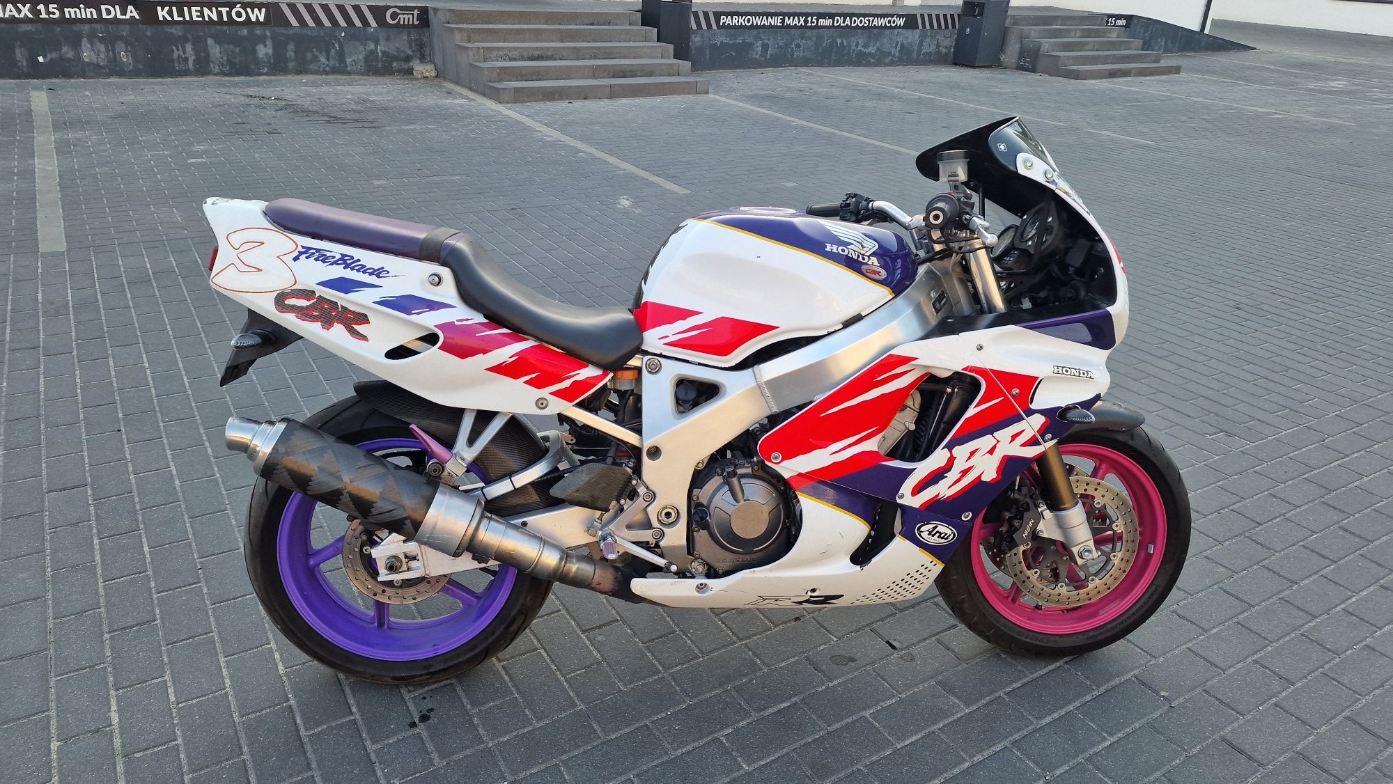 Honda CBR 900RR fireblade SC28