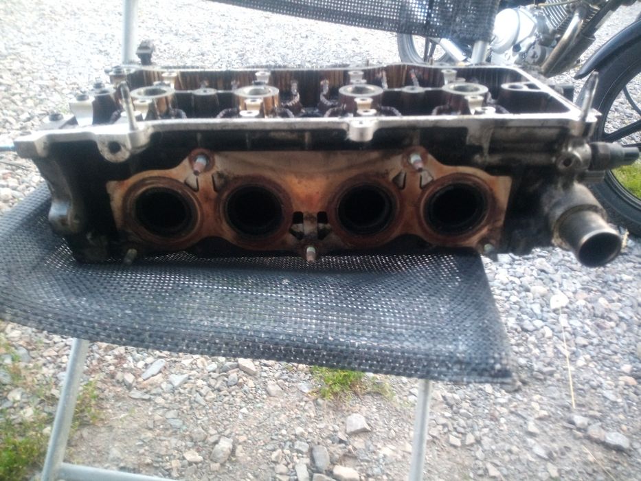 Glowica toyota Avensis 2.0 vti 1az