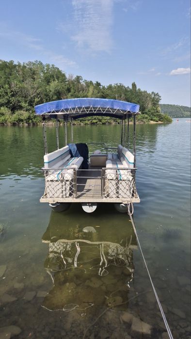 Катер катамаран прогулянковий човен моторний понтон