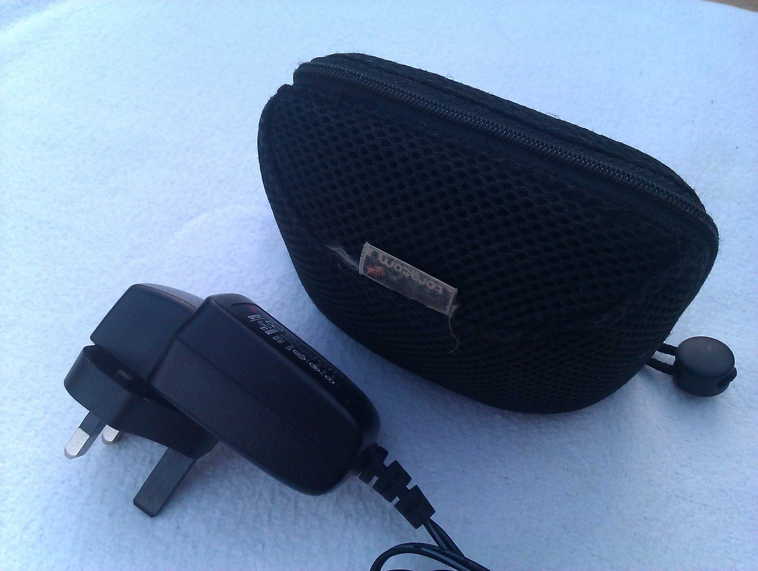 GPS Tomtom Go 700, com estojo e carregador.