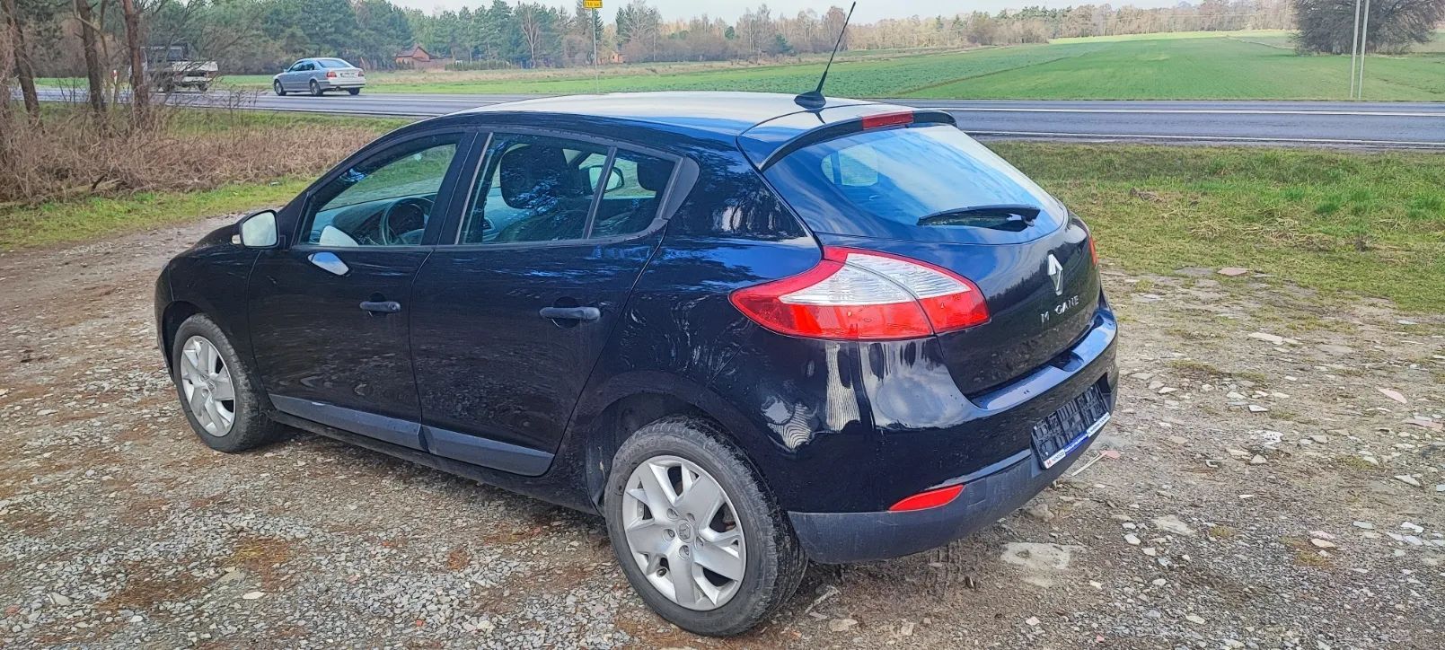 Renault Megane 1.6 16V hatchback tomtom podgrzewane siedzenia tylko 96 tys.km