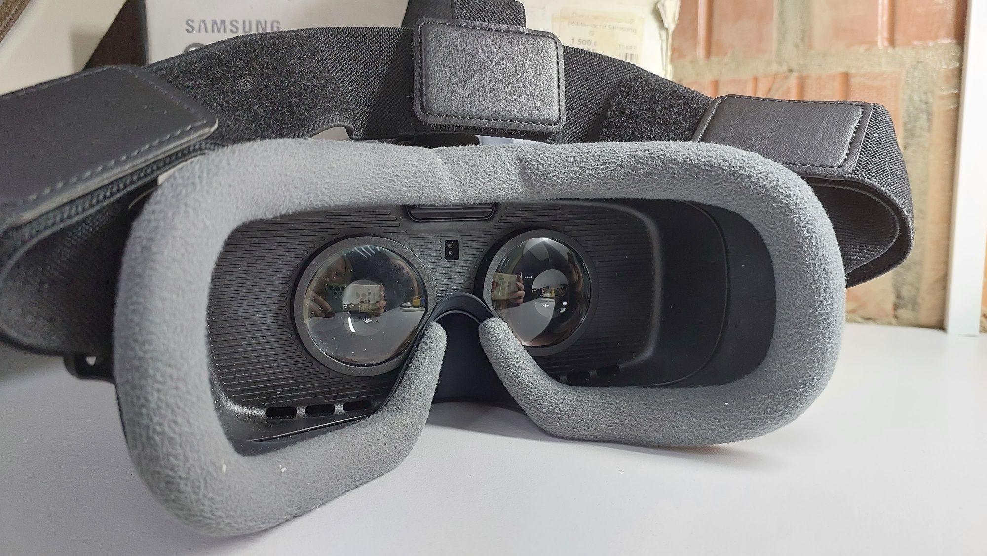 Окуляри віртуальної реальності Samsung Gear VR (SM-R323N8KA)