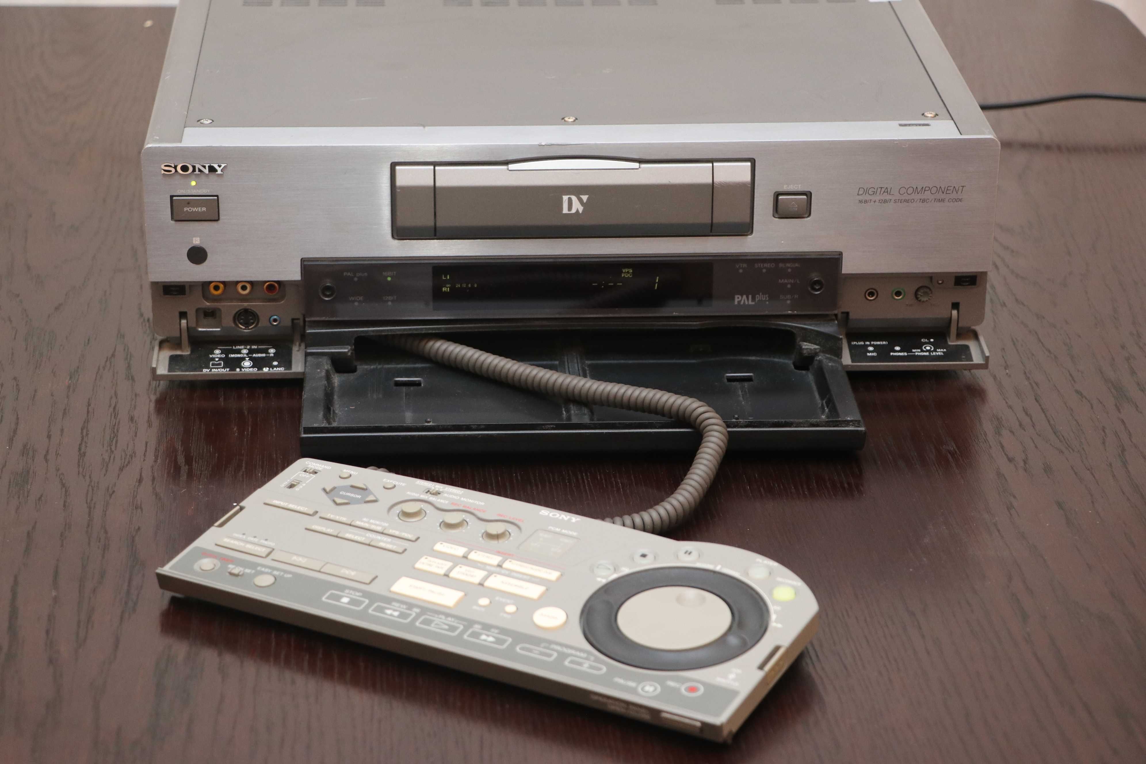 Sony DHR-1000VC profesjonalny magnetowid