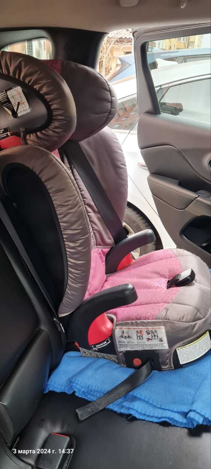 Продам дитяче автокрісло Britax (18 - 54 кг, 96 - 160 см) ISOFIX