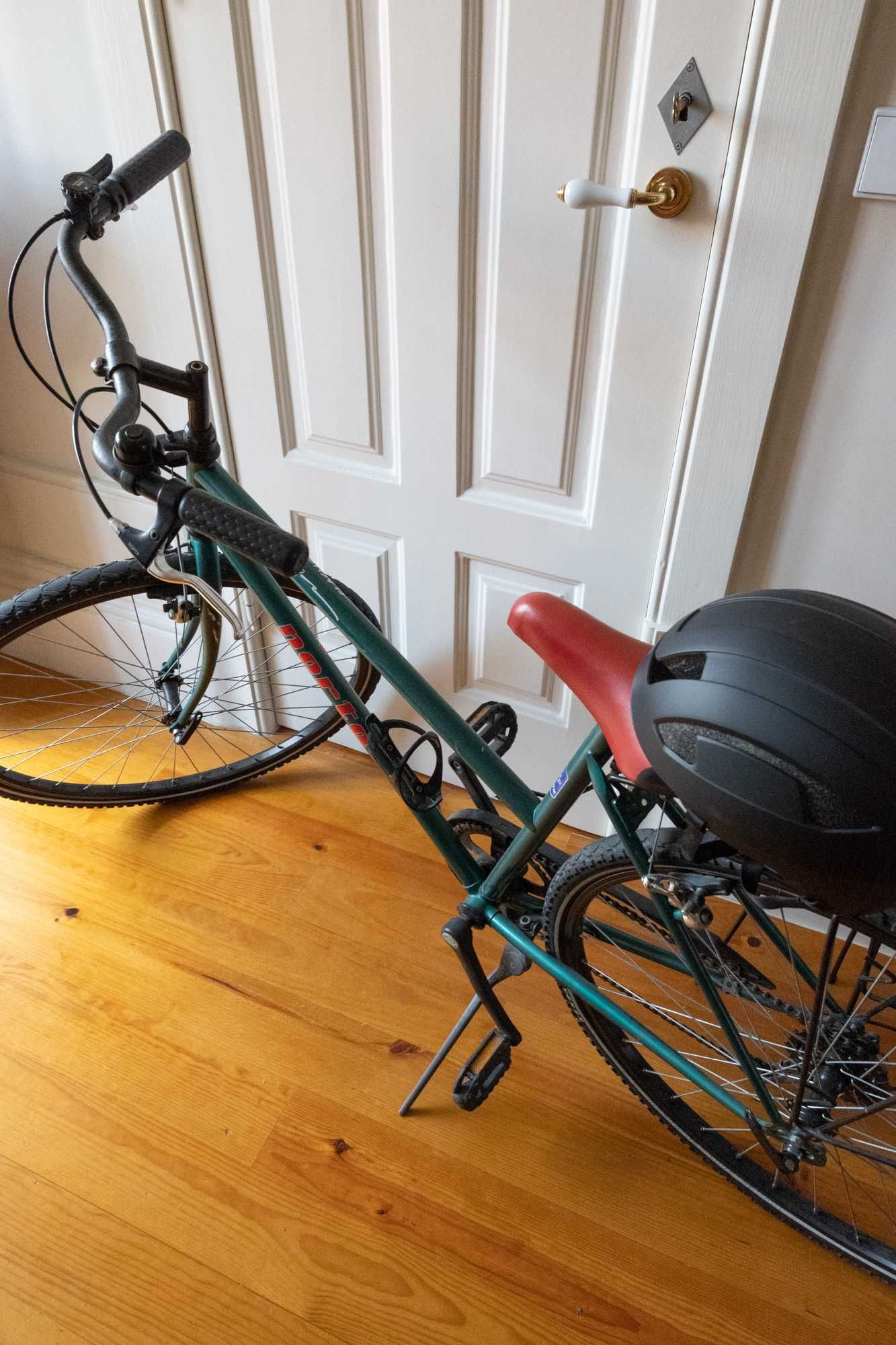 Bicicleta Norta Vintage com capacete novo