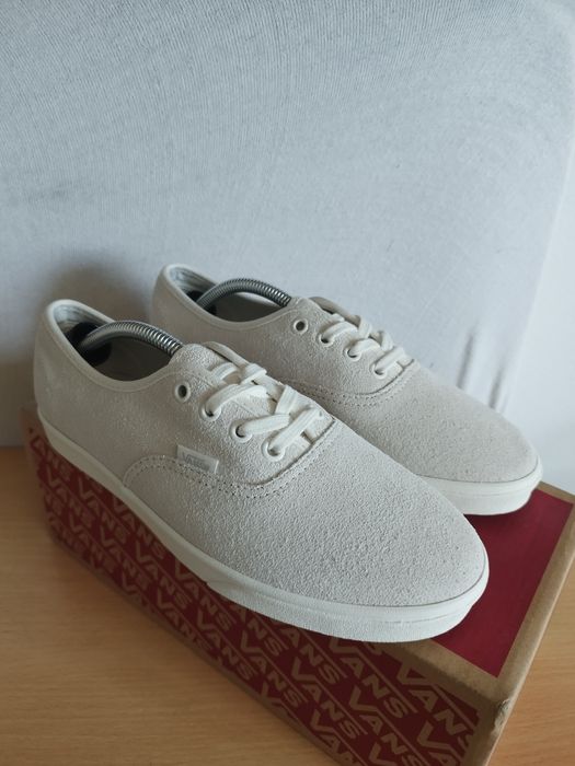Vans Authentic Lowpro tamanho 37 novos nunca usados.