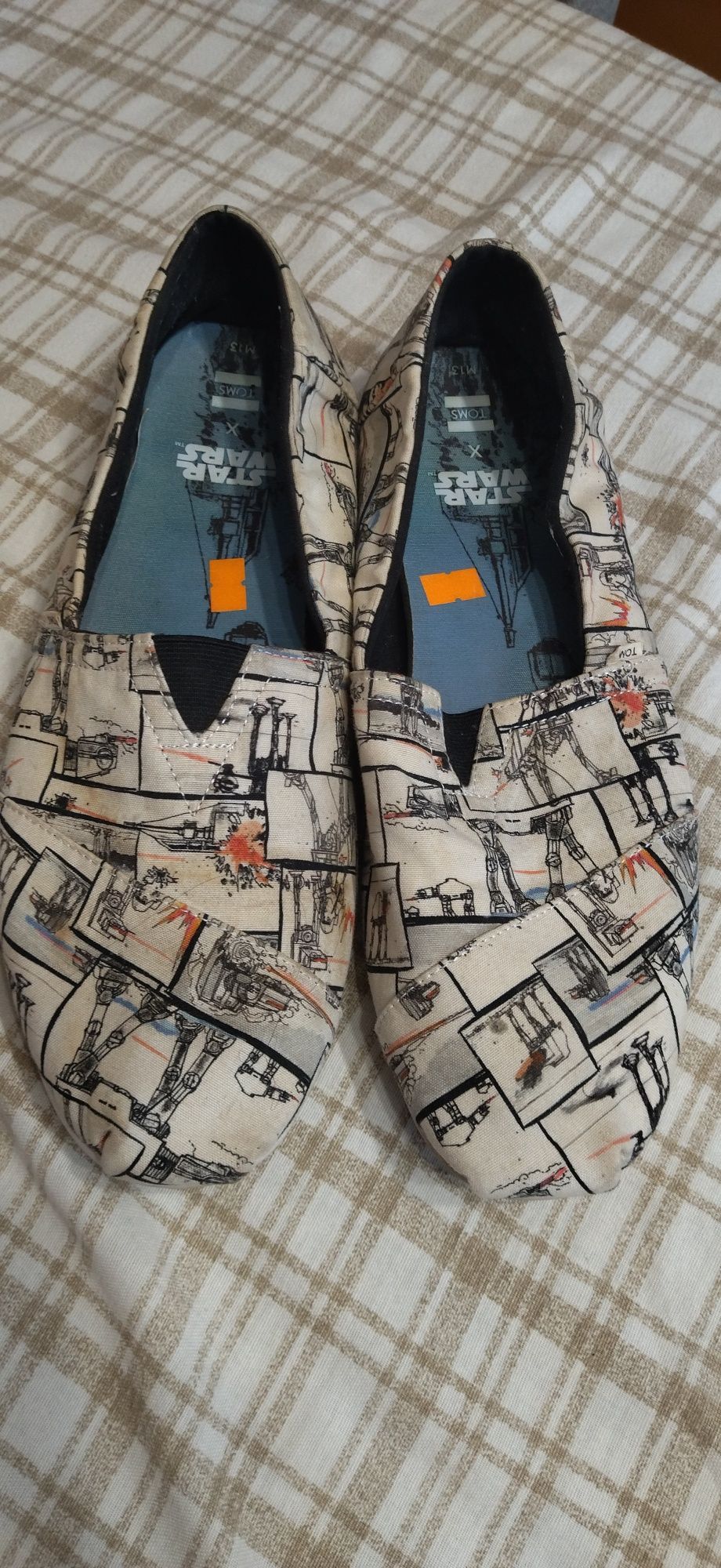 Продаю літні мокасинчики Star Warse Toms у чудовому стані.
