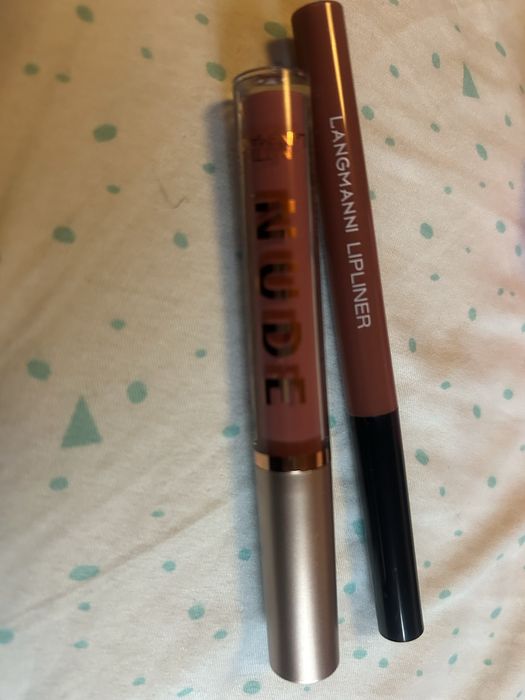 Szminka matowa + konturówka