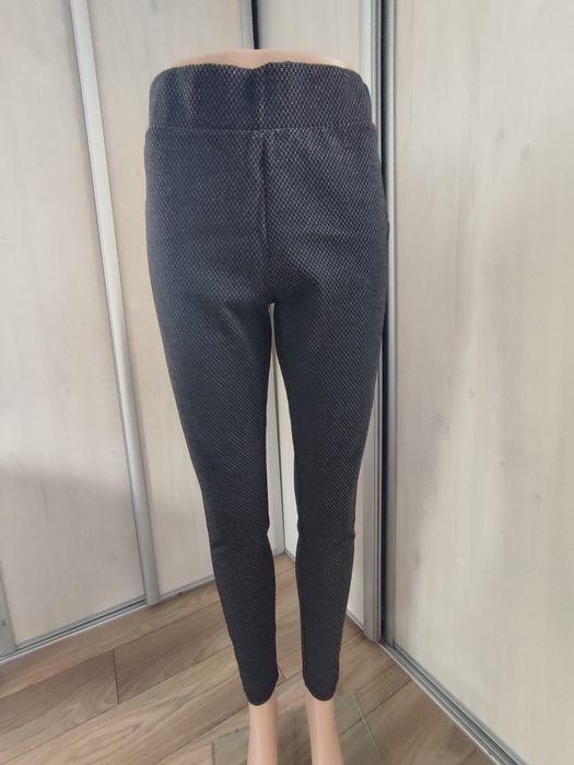 Damskie legginsy, czarne w białe kropki, firmy Beloved roz M