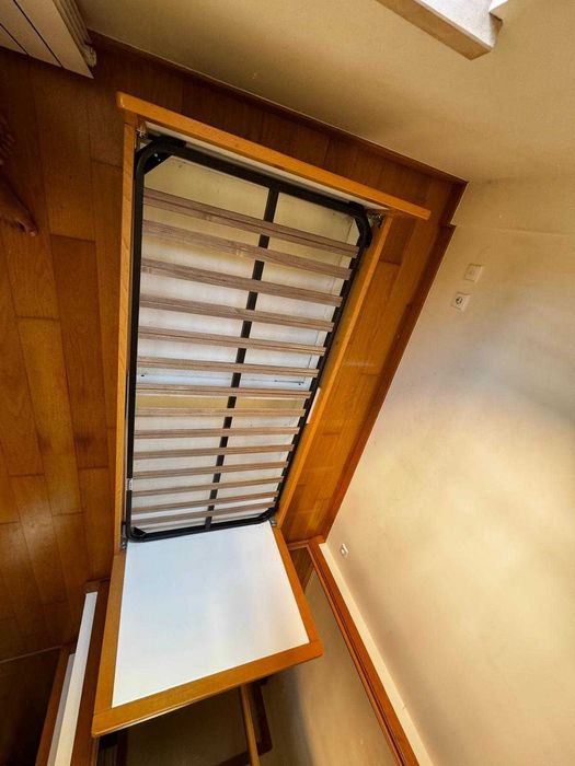 Cama juvenil em madeira de faia com gavetões + mesa de cabeceira