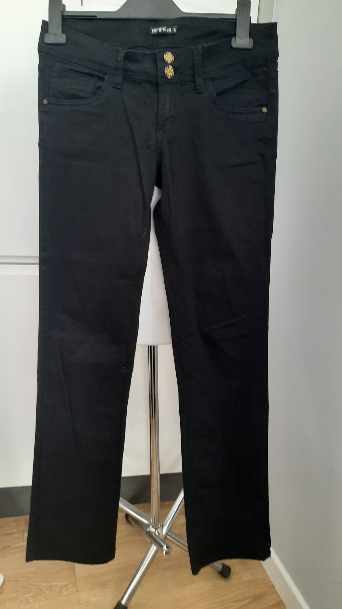 Nowe spodnie z szerokimi nogawkami/ Terranova/ S
