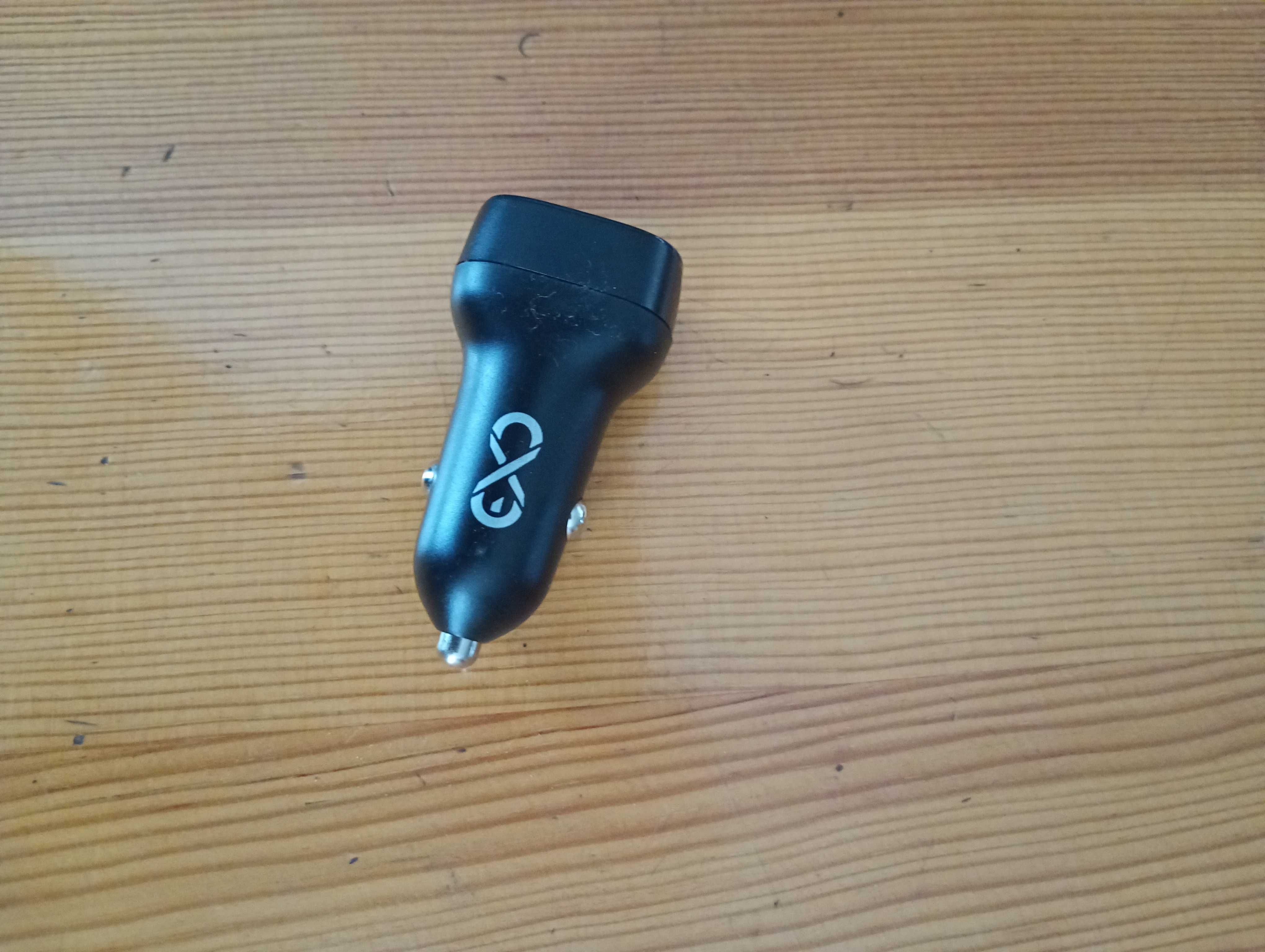 Ładowarka samochodowa na zapalniczkę uniwersalna 2xusb nieużywana